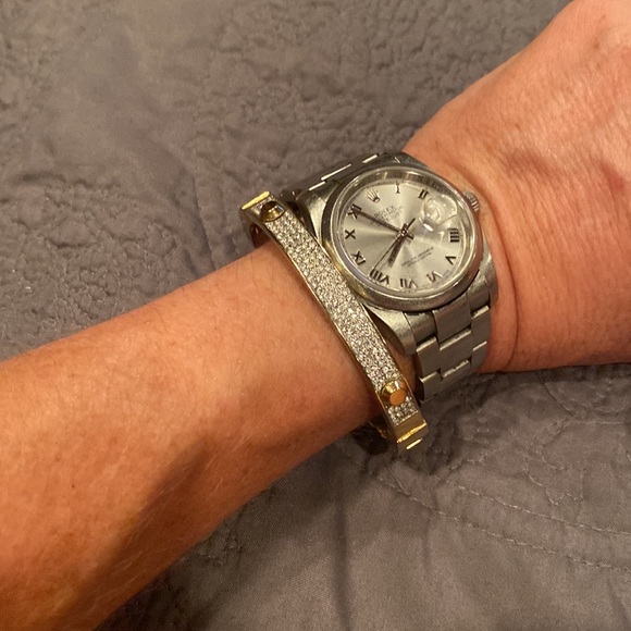 Gold tone Michael Kors crystal pane bangle bracelet. Great condition. - Picture 7 of 12